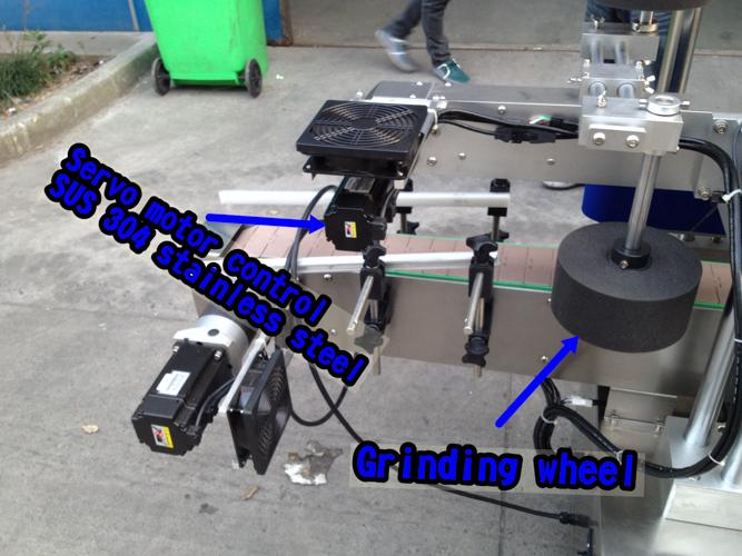 Horizontálny malý etiketovací stroj / automatický aplikátor etikiet