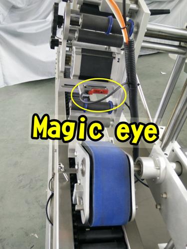 Vysokorýchlostný stroj na označovanie liekoviek s ovládačom delta servo etiketovania pre malé okrúhle fľaše