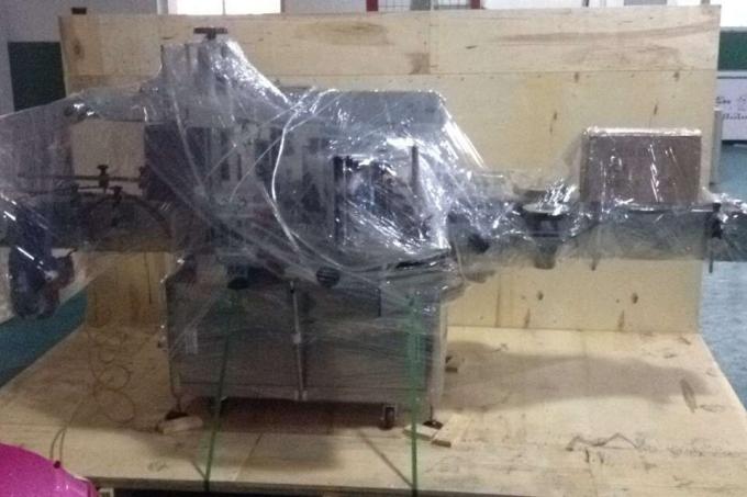 Etiketovací stroj na fľaše z hliníkovej zliatiny Opp pre okrúhle fľaše, priemyselný etiketovací stroj