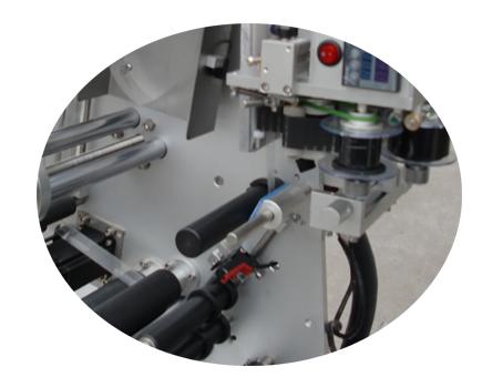 10 ml malý etiketovací stroj s dvojvrstvovou etiketou