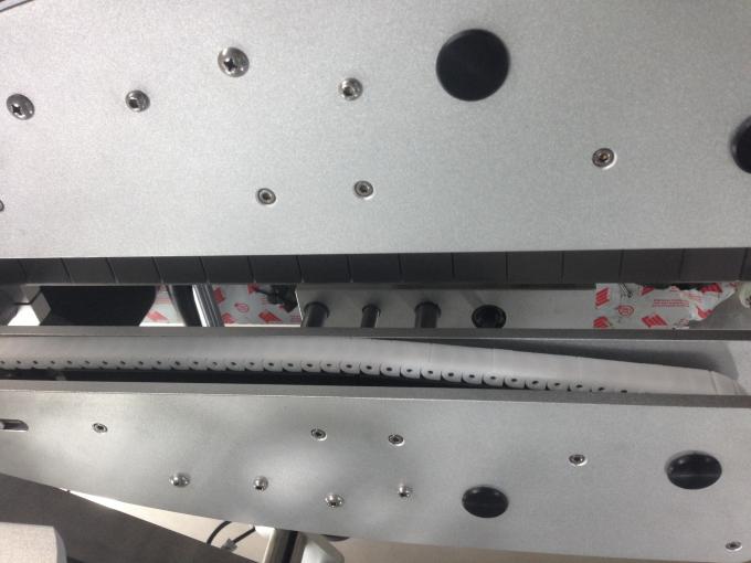 Viaceré typy automatov na označovanie štítkov na fľaše PLC