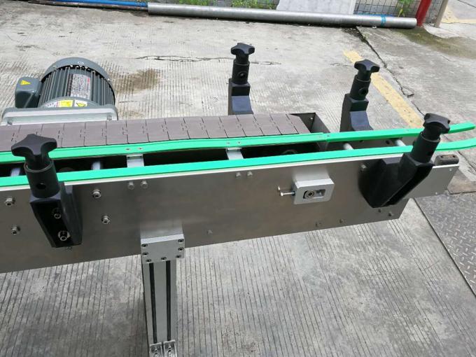Automatický aplikátor nálepiek na štítky Štvorcový etiketovací stroj na fľaše, obojstranne / na jednej strane