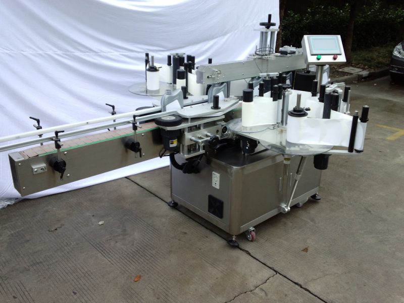 Čína prispôsobený automatický etiketovací stroj / etiketovacie zariadenie pre dodávateľa samolepiacich samolepiek