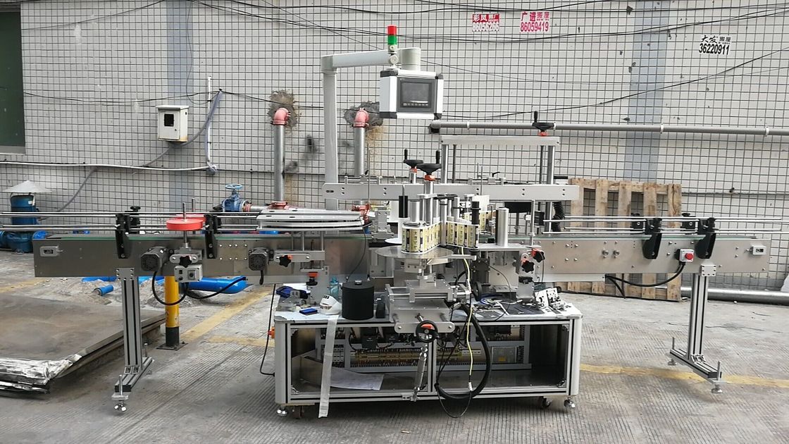 Automatický lepiaci stroj na označovanie štvorcových fliaš obojstranne